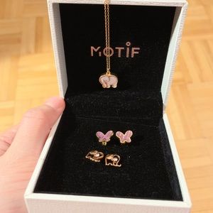 Cute elephant necklace